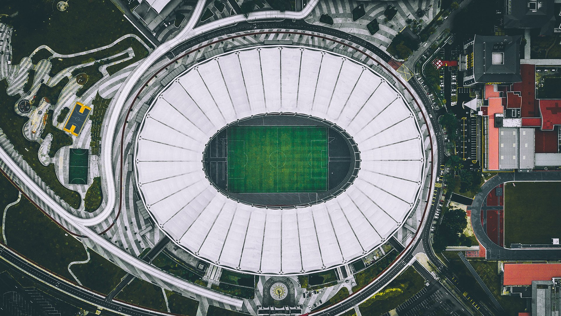 世界杯2026-唯此一夜，霍勒迪在欧冠半决赛的孤独加冕